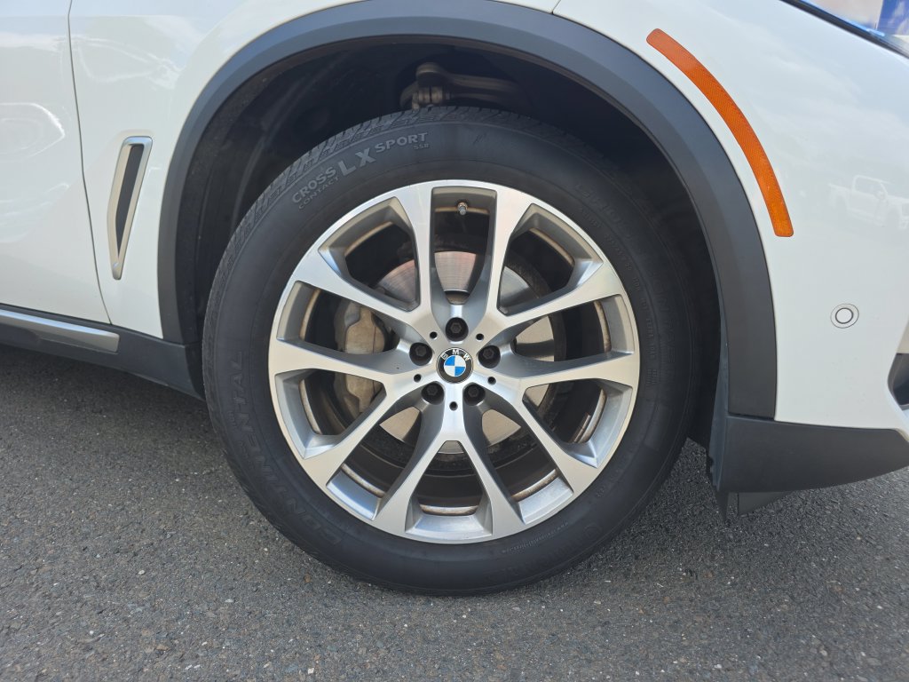 Used 2022 BMW X5 xDrive40i w/ Premium Package AWD/4WD image 12
