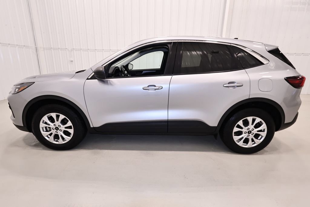 Certified 2023 Ford Escape Active AWD/4WD image 2