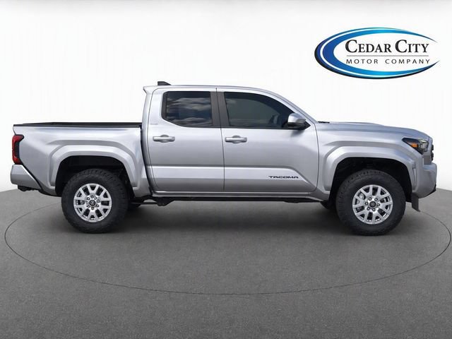 Used 2024 Toyota Tacoma SR5 AWD/4WD image 8