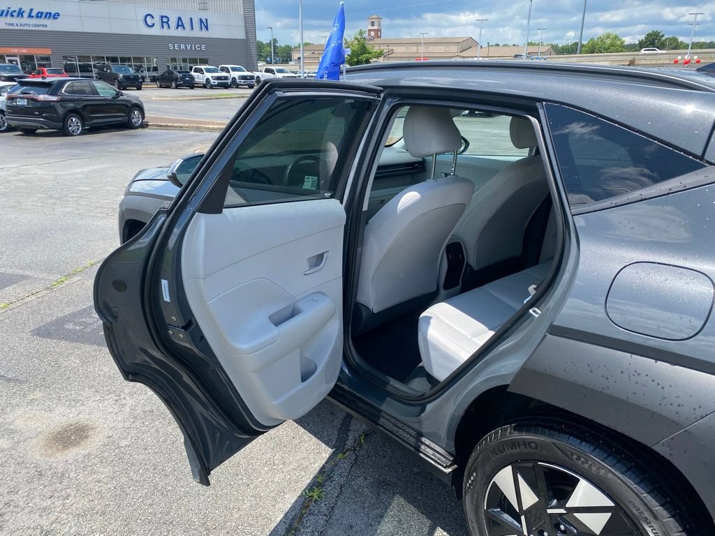Used 2025 Hyundai Kona SEL FWD image 27