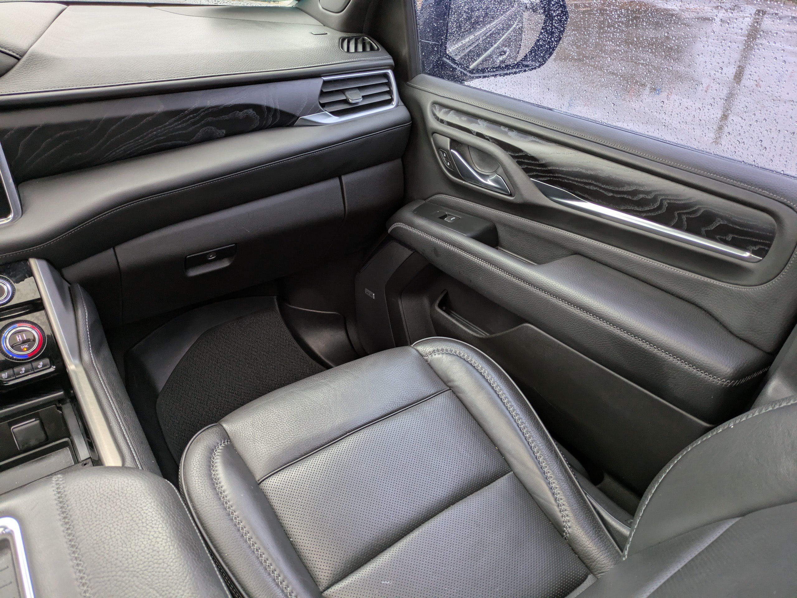Used 2021 GMC Yukon XL Denali w/ Denali Premium Package RWD image 19