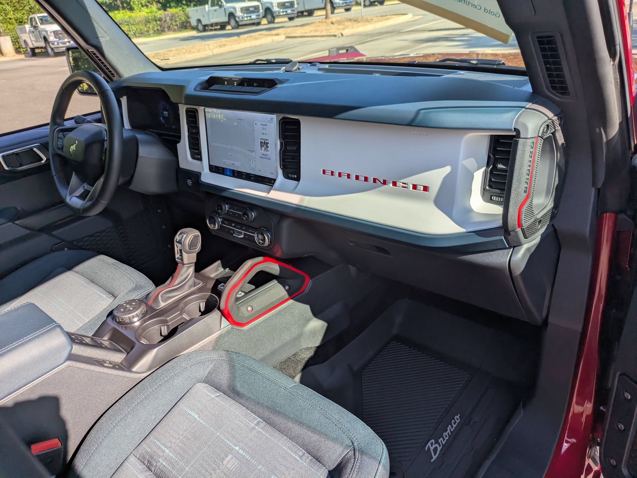 Certified 2025 Ford Bronco Heritage Edition AWD/4WD image 40
