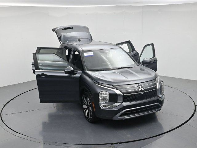 Used 2025 Mitsubishi Outlander SE FWD image 51