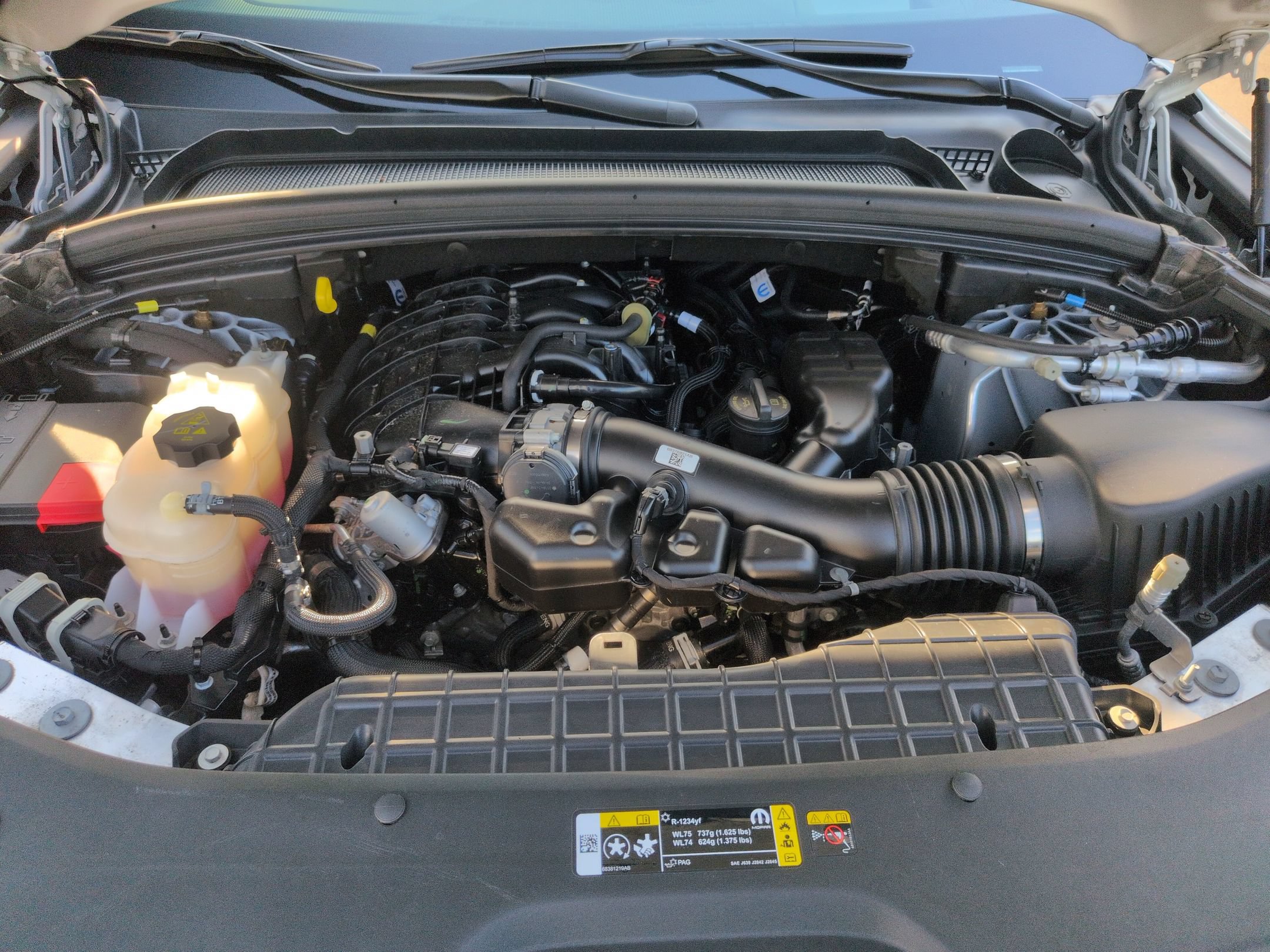 Used 2024 Jeep Grand Cherokee Summit AWD/4WD image 38