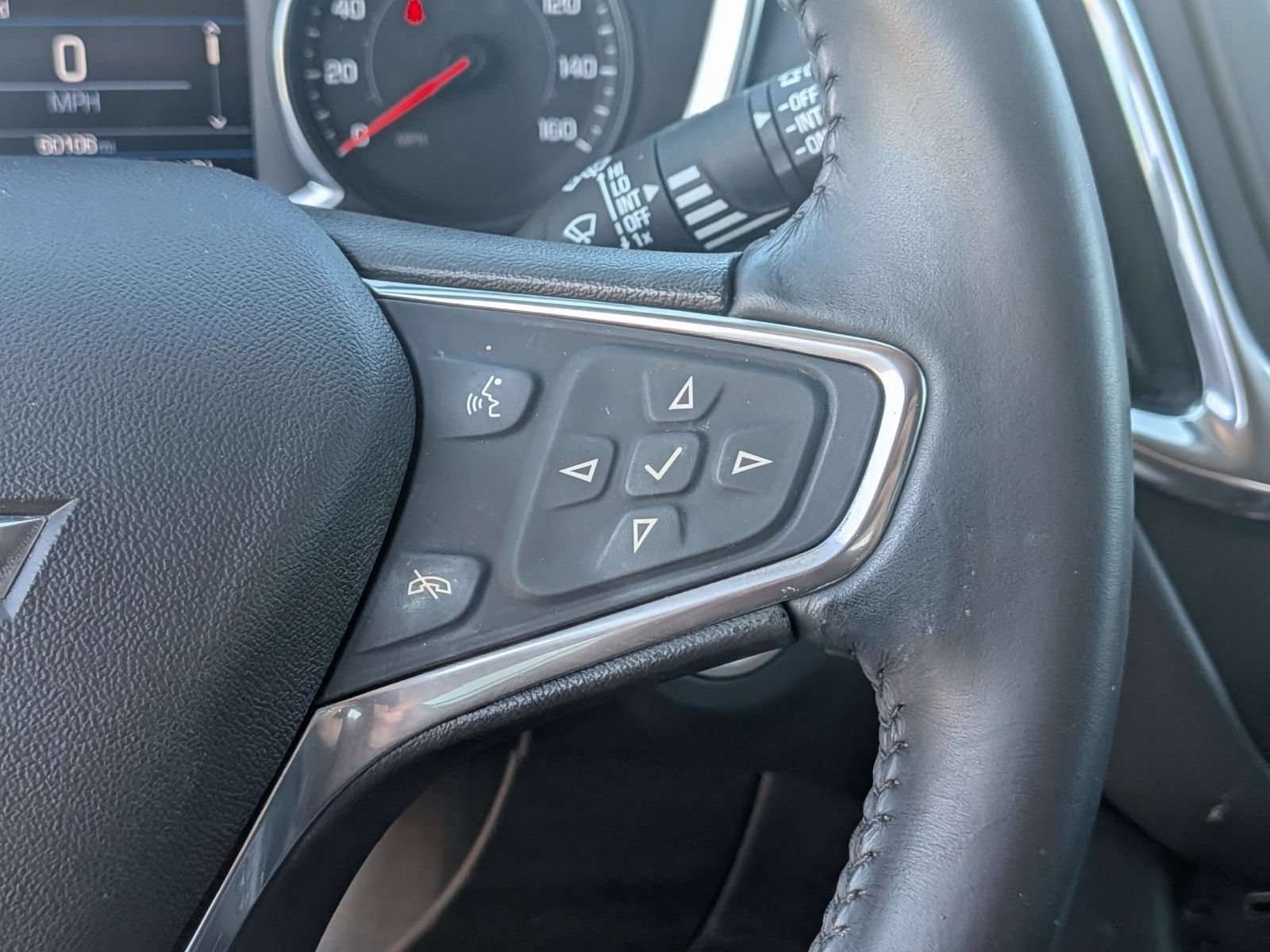 Used 2020 Chevrolet Equinox LT FWD image 20