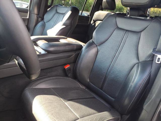 Used 2024 Jeep Wagoneer Series II w/ Flexible Seating Group image 10