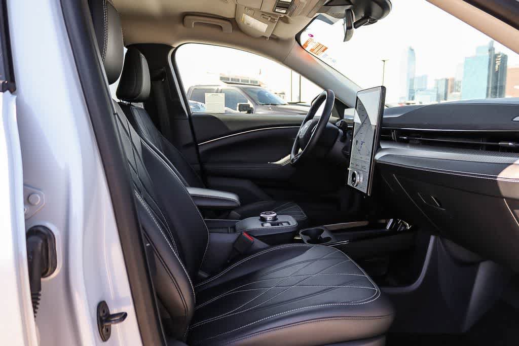 Certified 2022 Ford Mustang Mach-E Select AWD/4WD image 15