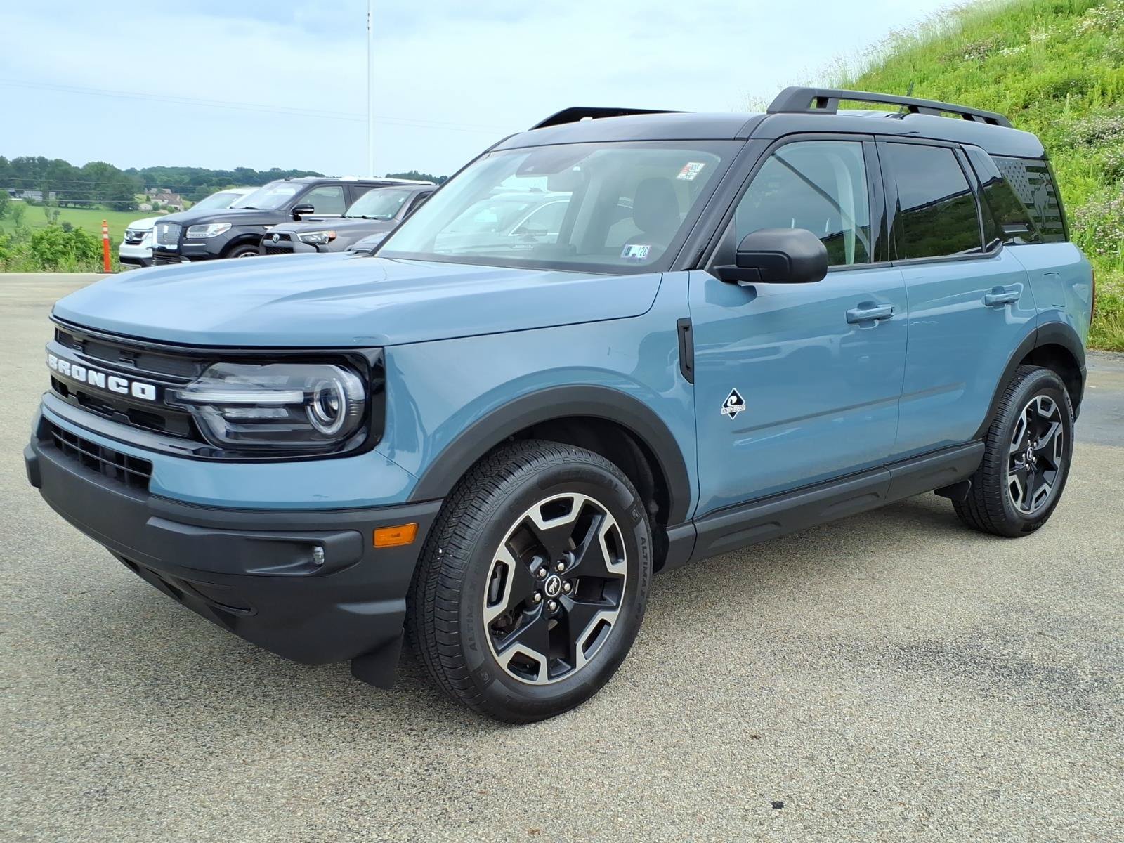 Certified 2022 Ford Bronco Sport Outer Banks w/ Tech Package AWD/4WD image 3