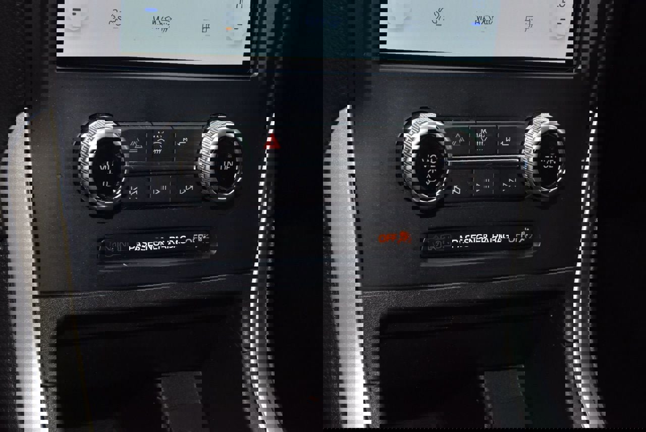 Certified 2023 Ford Edge SE w/ Black Appearance Package image 29