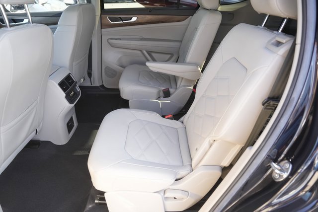 Used 2024 Volkswagen Atlas SE image 12