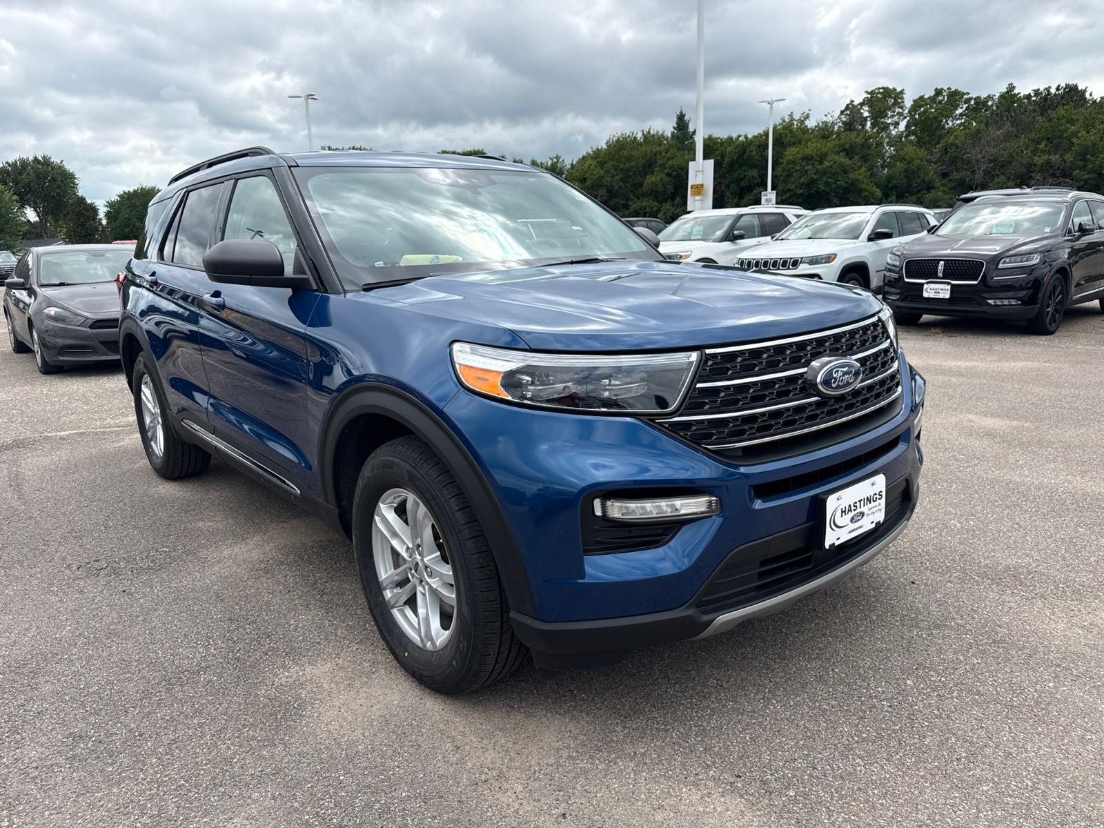 Certified 2023 Ford Explorer XLT w/ Equipment Group 202A AWD/4WD image 10