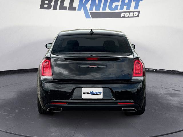 Used 2022 Chrysler 300 S w/ Comfort Group RWD image 5