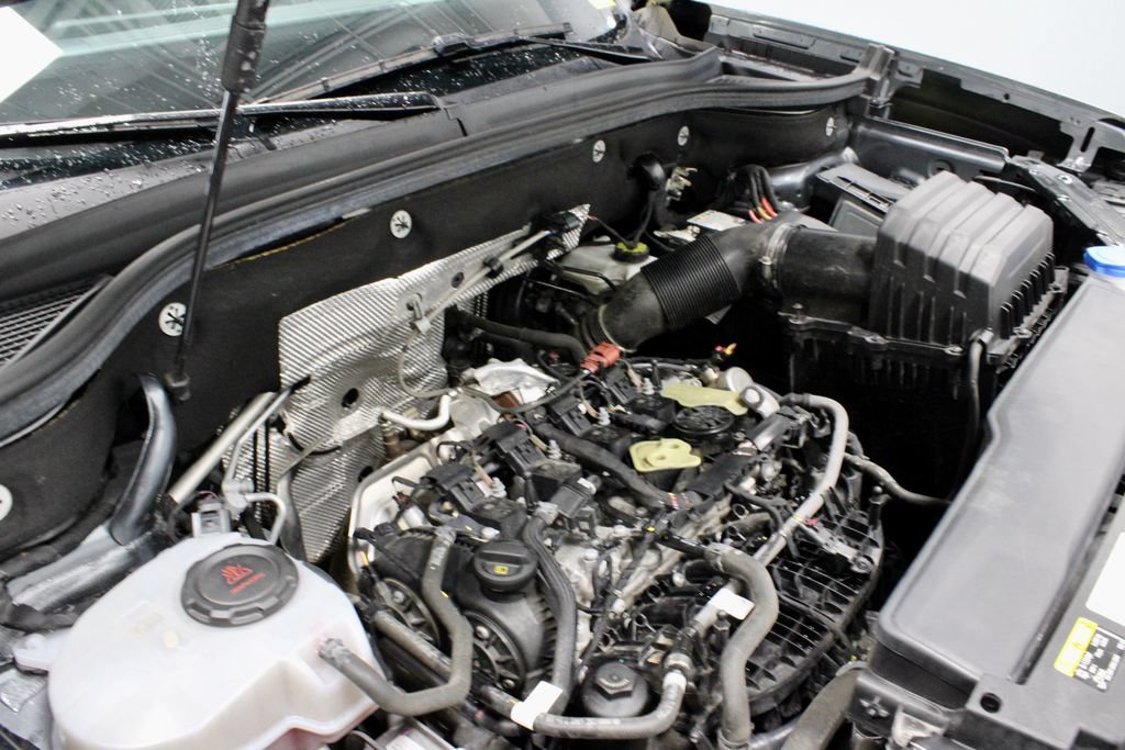 Used 2024 Volkswagen Atlas SE AWD/4WD image 18