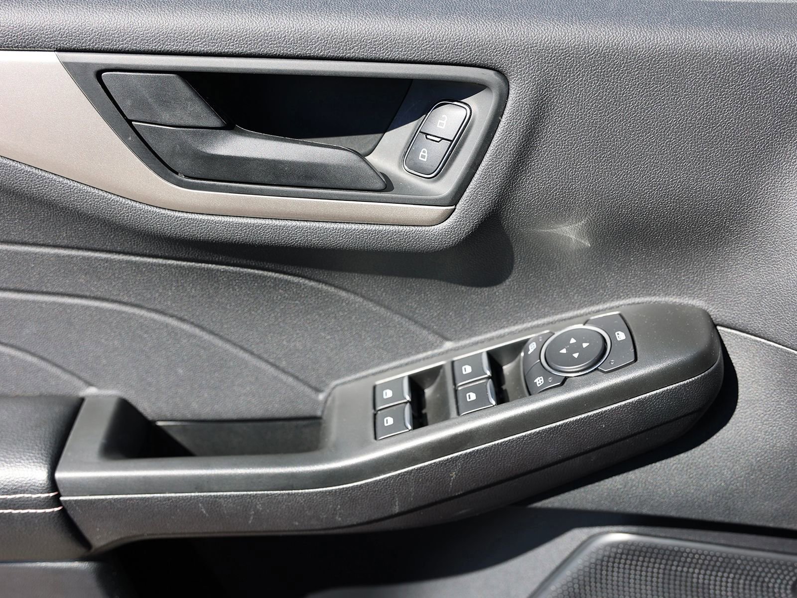 Certified 2022 Ford Escape SE w/ Cold Weather Package image 35