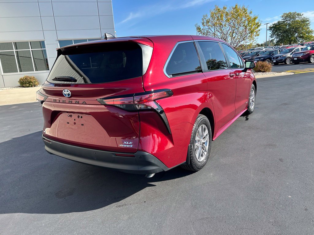 Used 2021 Toyota Sienna XLE AWD/4WD image 6