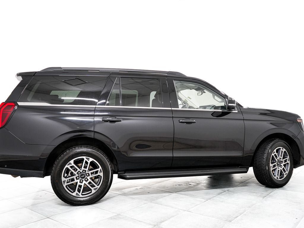 Certified 2025 Ford Expedition Active AWD/4WD image 7