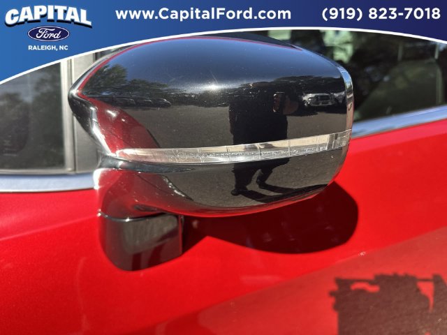 Used 2025 Chrysler Pacifica Select FWD image 12