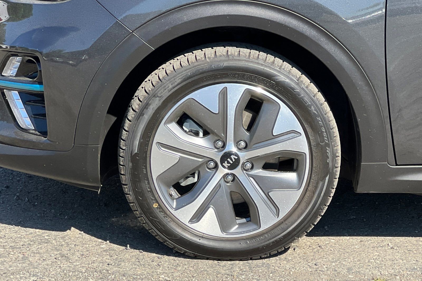 Used 2021 Kia Niro EX image 26