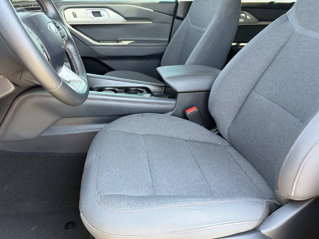 Certified 2025 Ford Explorer Active RWD image 19