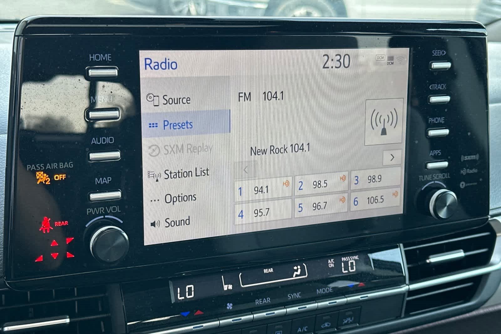 Used 2024 Toyota Sienna LE w/ LE Plus Package image 20