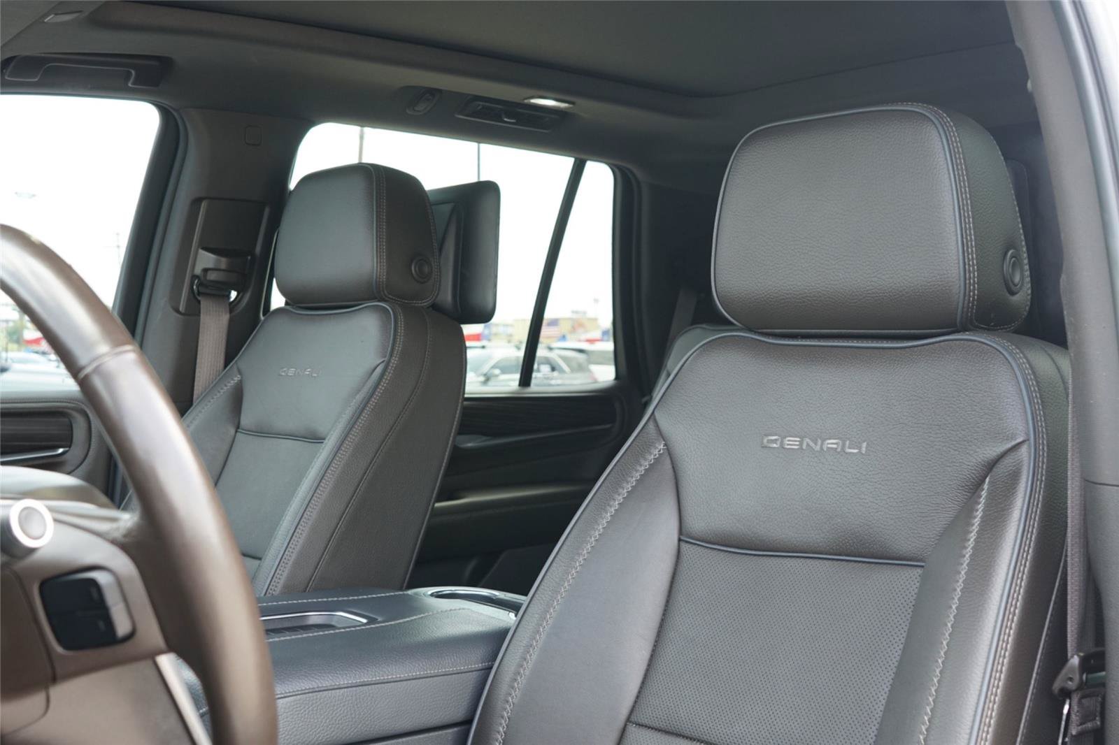 Used 2021 GMC Yukon Denali w/ Denali Ultimate Package AWD/4WD image 11