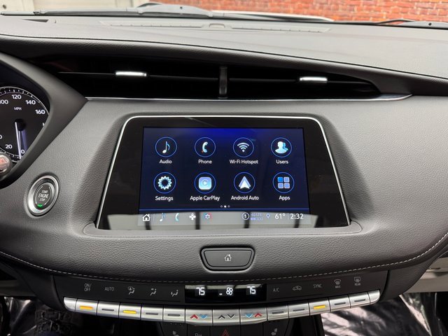 Used 2023 Cadillac XT4 Luxury w/ Cold Weather Package image 18