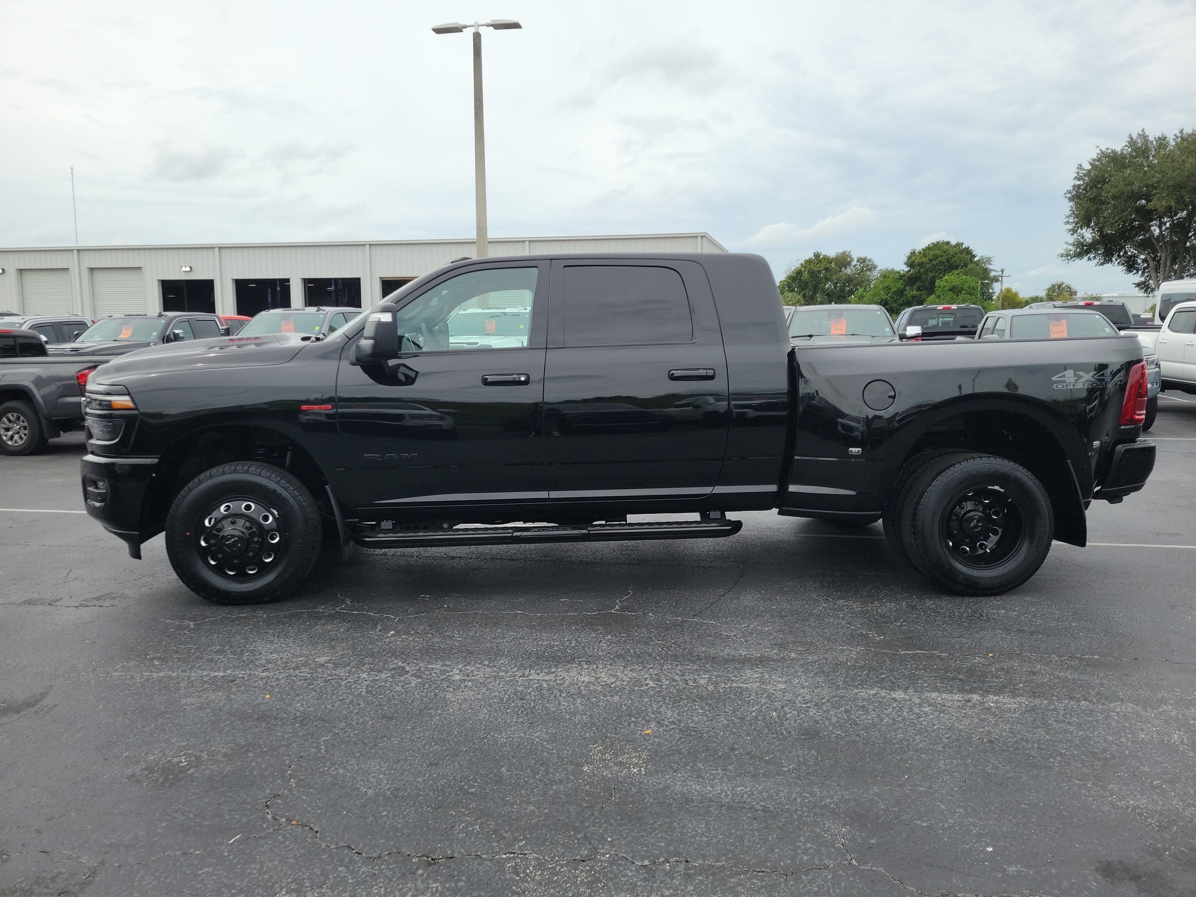 Used 2025 RAM 3500 Laramie w/ Night Edition AWD/4WD image 6