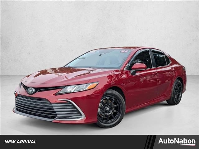 Used 2022 Toyota Camry LE image 1