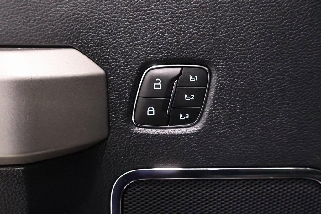 Certified 2022 Ford F450 Lariat w/ Lariat Ultimate Package image 10