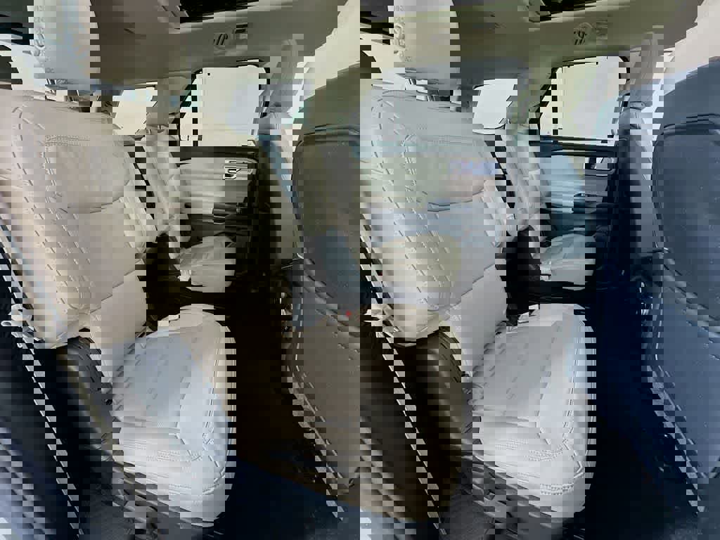 Certified 2020 Ford Explorer Limited w/ Class III Trailer Tow Package image 35