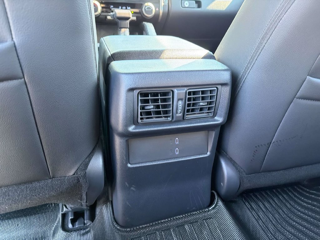 Used 2025 Toyota 4Runner SR5 AWD/4WD image 23