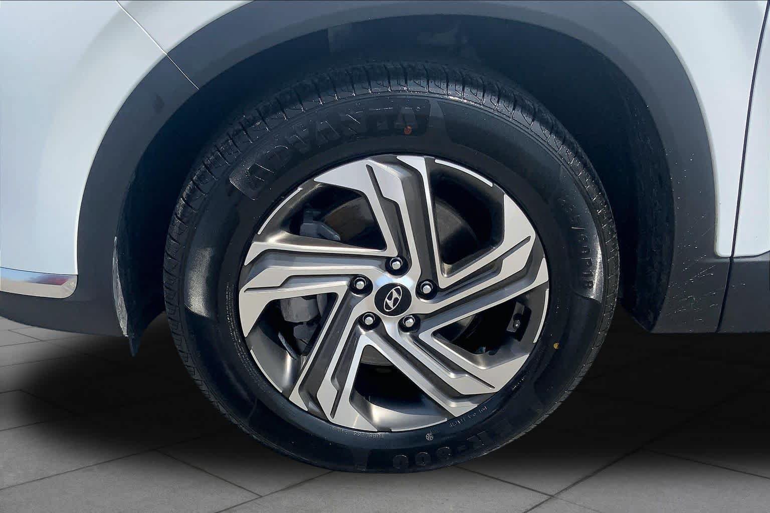 Used 2022 Hyundai Santa Fe SEL w/ Convenience + Premium Package FWD image 10