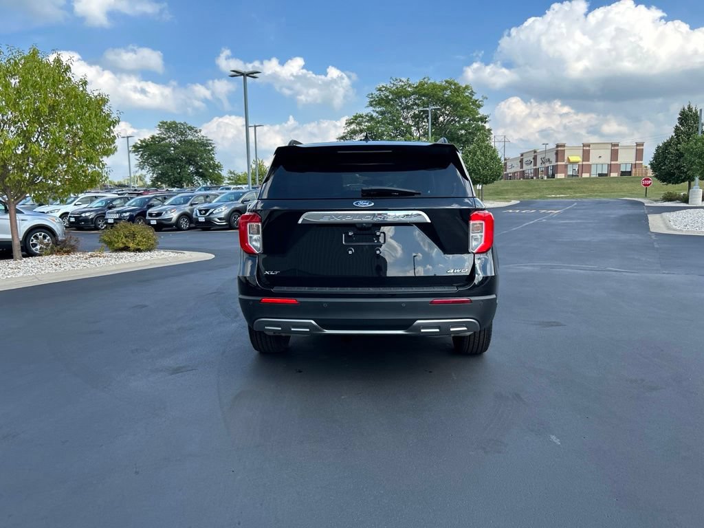 Certified 2023 Ford Explorer XLT w/ Equipment Group 202A AWD/4WD image 8