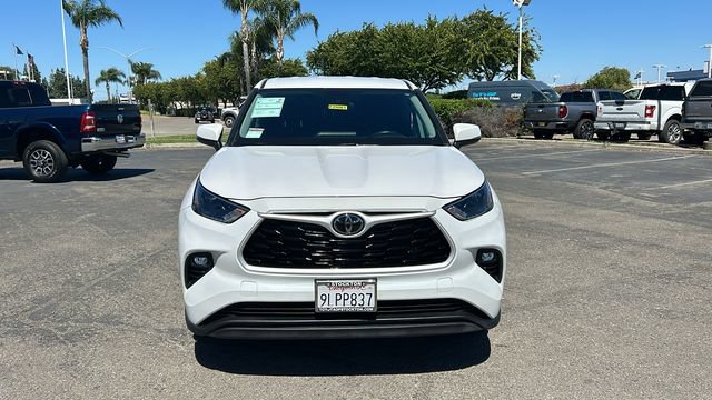Used 2024 Toyota Highlander LE FWD image 9