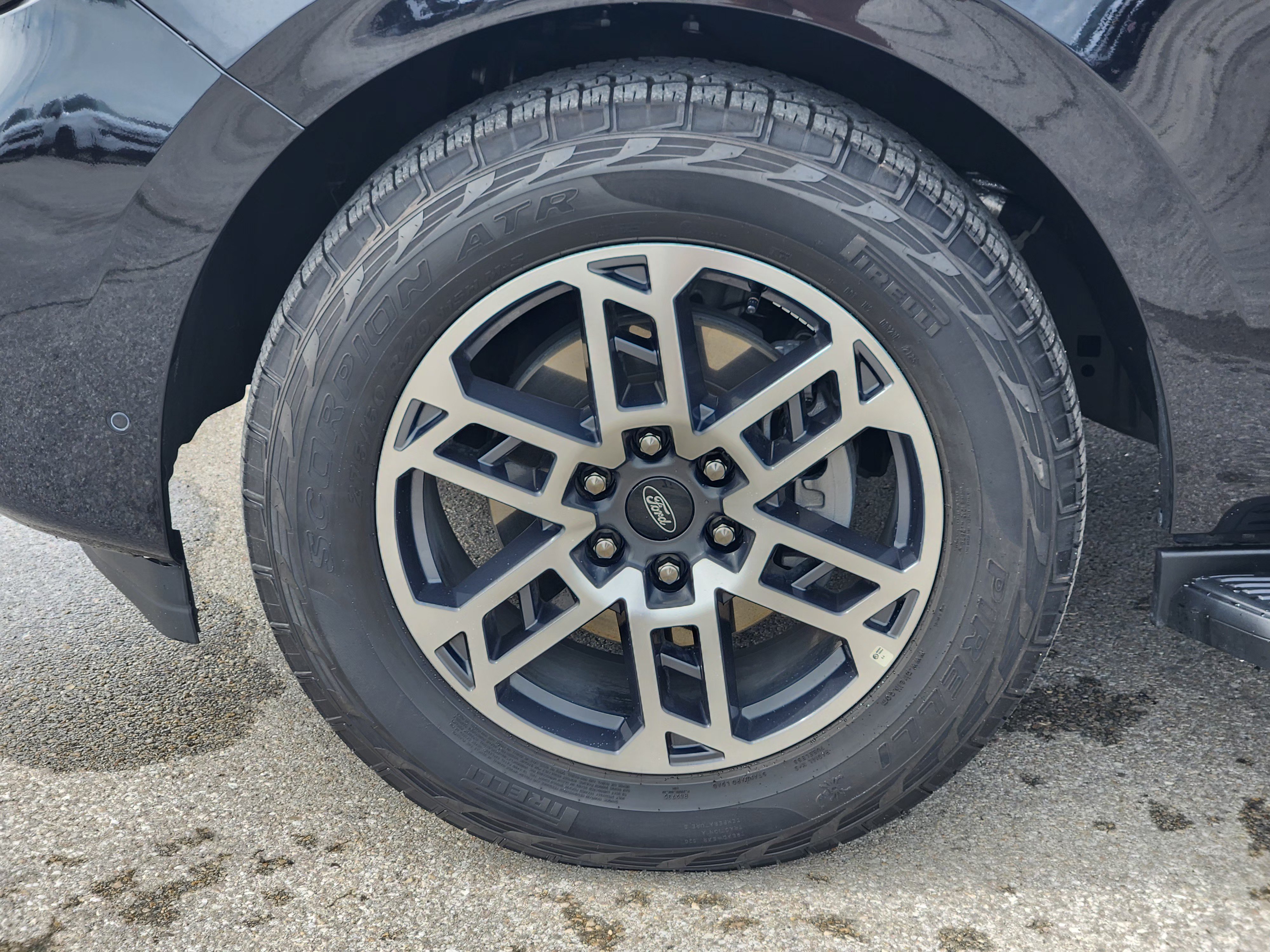Certified 2025 Ford Expedition Active AWD/4WD image 10