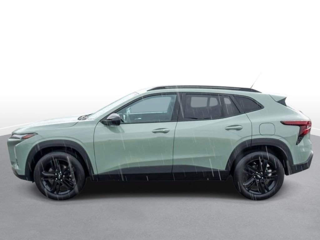 Used 2024 Chevrolet Trax ACTIV w/ Sunroof Package image 2