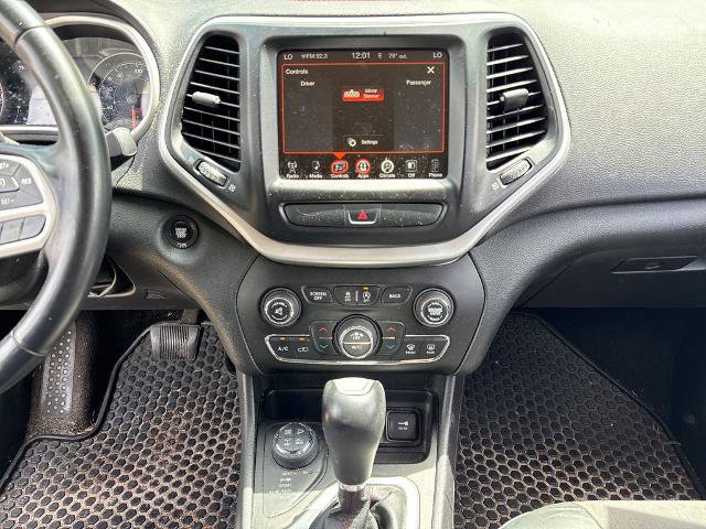 Used 2017 Jeep Cherokee Trailhawk w/ Comfort/Convenience Group AWD/4WD image 22