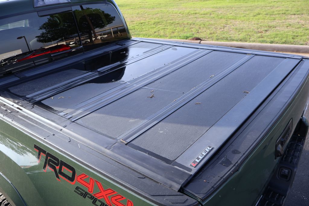 Used 2022 Toyota Tacoma TRD Sport AWD/4WD image 17