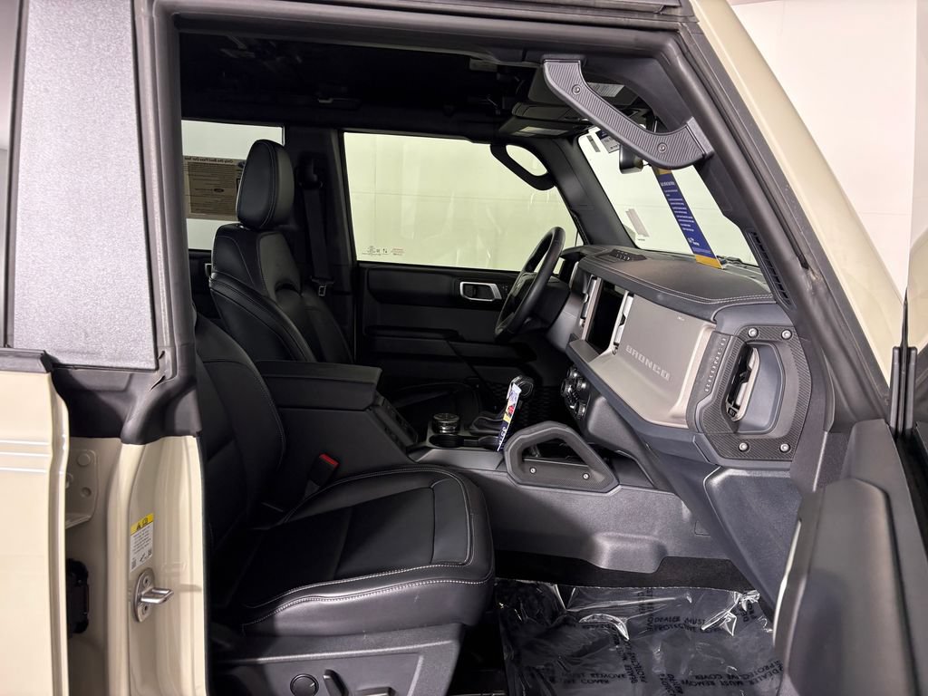 Certified 2026 Ford Bronco Outer Banks w/ Sasquatch Package AWD/4WD image 36