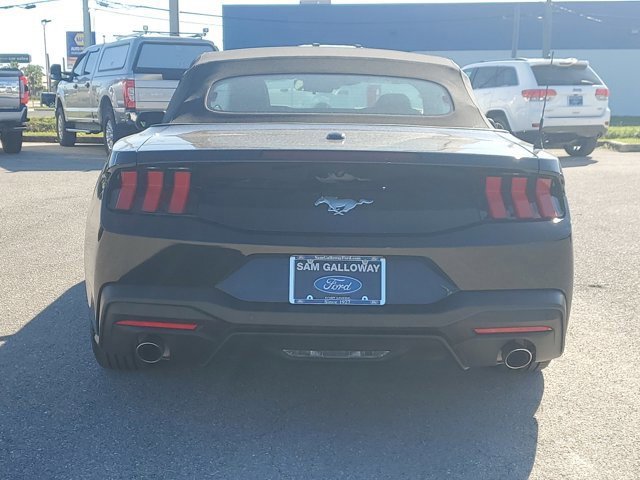 Certified 2024 Ford Mustang Convertible image 3