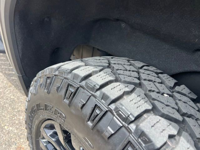 Used 2022 GMC Sierra 1500 AT4X AWD/4WD image 30
