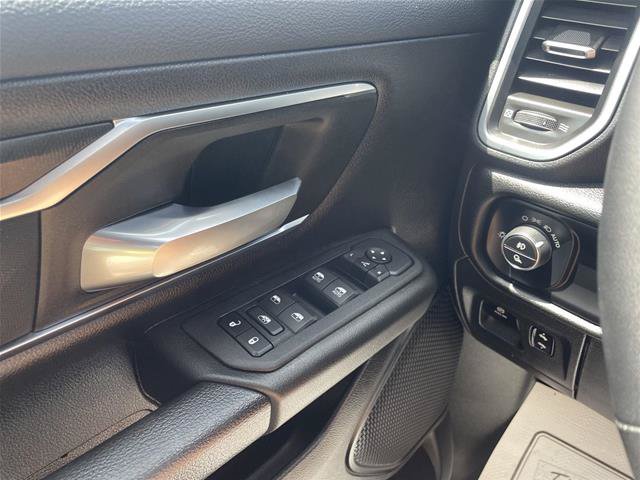 Used 2025 RAM 1500 Big Horn AWD/4WD image 29