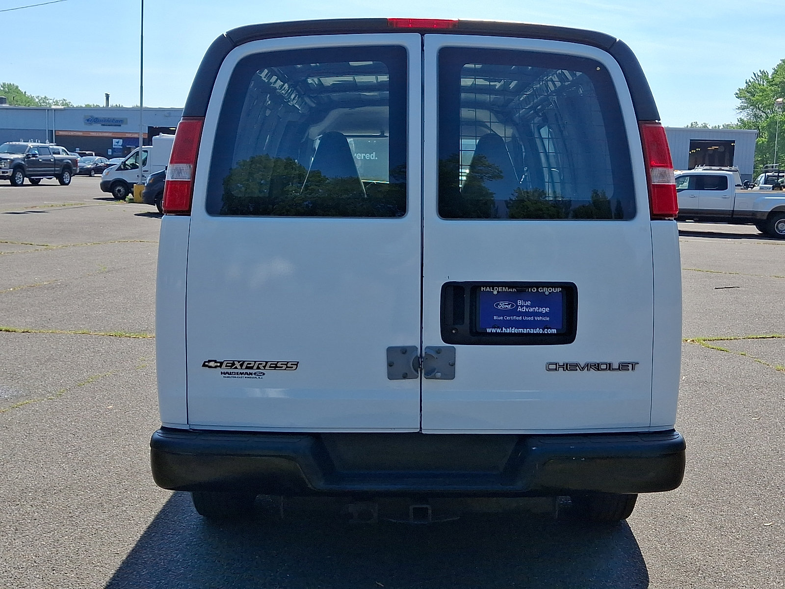 Used 2022 Chevrolet Express 2500 w/ Driver Convenience Package RWD image 6