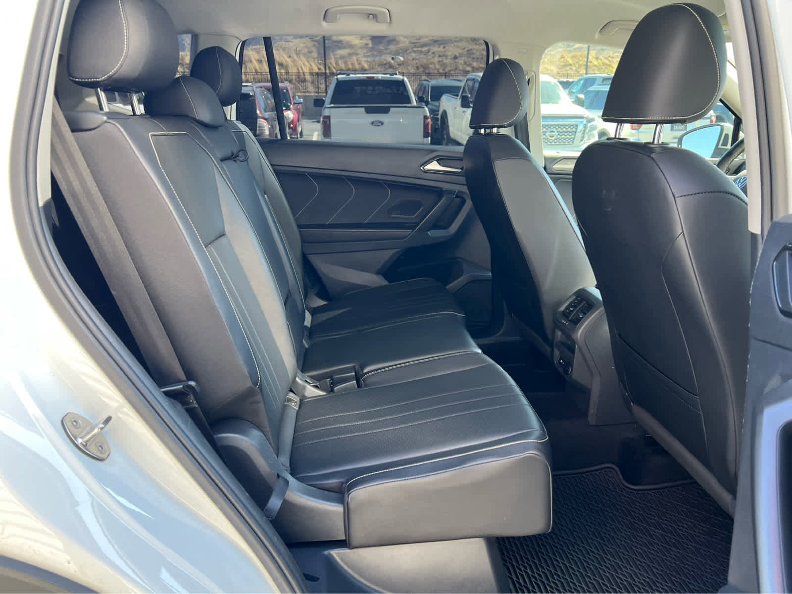 Used 2022 Volkswagen Tiguan SE image 25