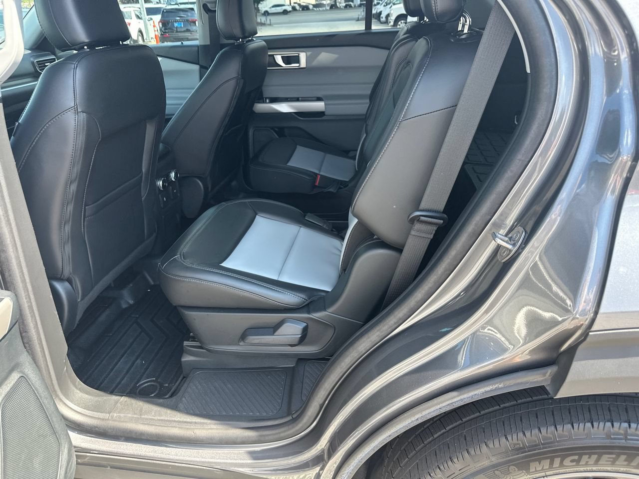 Certified 2024 Ford Explorer XLT w/ Equipment Group 202A AWD/4WD image 23
