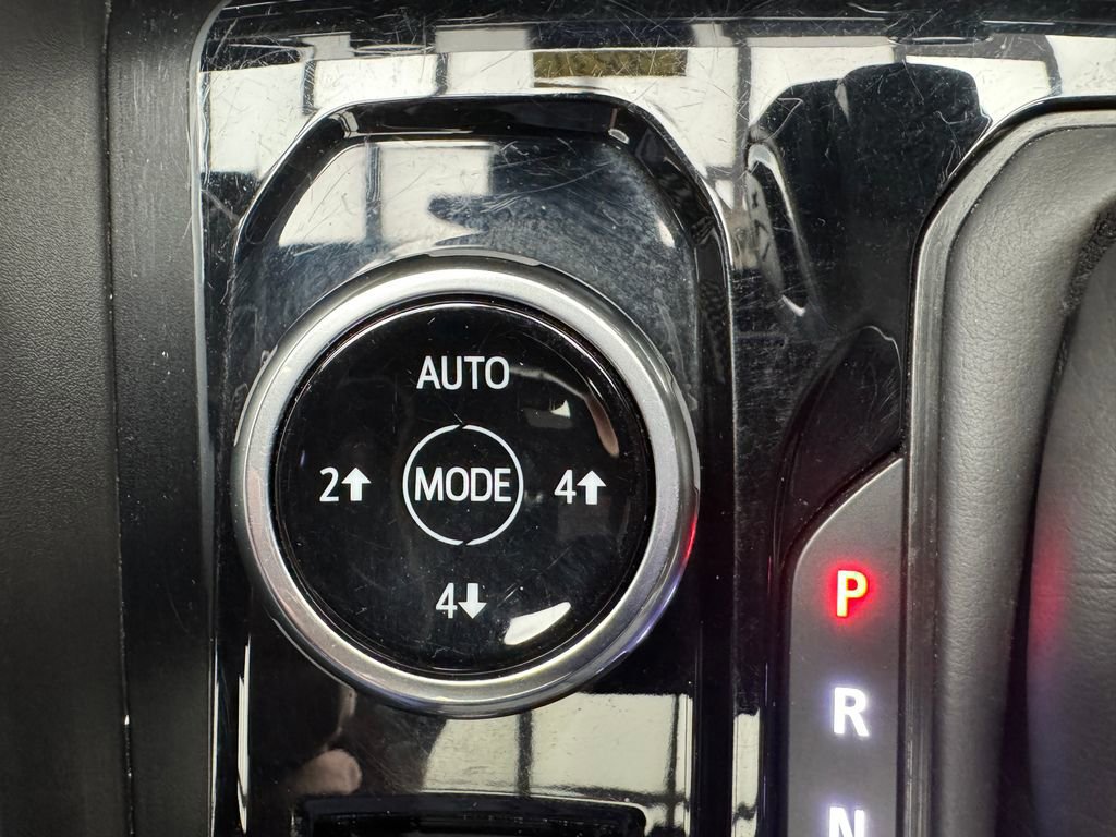 Used 2024 Chevrolet Colorado Z71 w/ Z71 Convenience Package 2 image 24