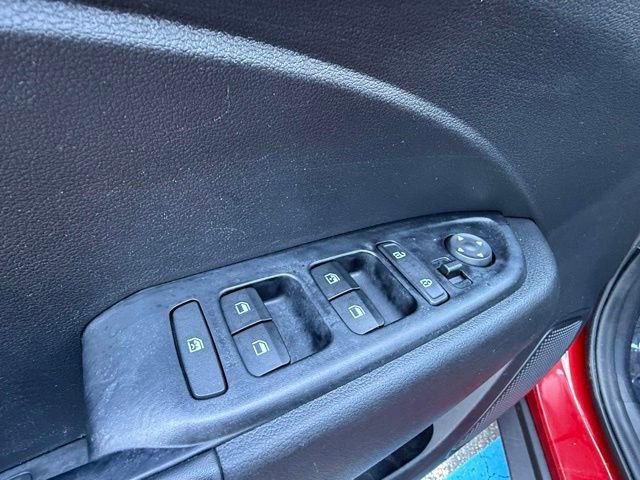 Used 2022 Hyundai Venue Limited FWD image 11