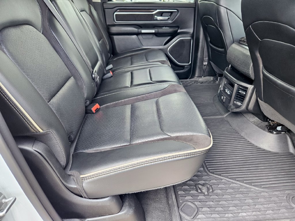 Used 2022 RAM 1500 Laramie AWD/4WD image 16