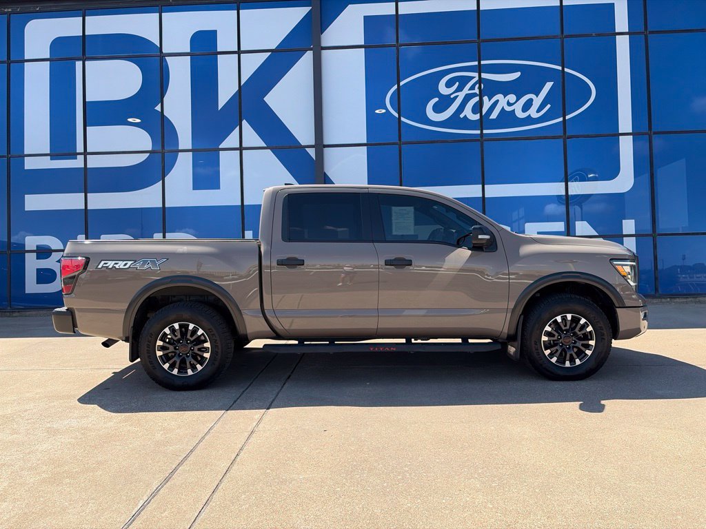 Used 2023 Nissan Titan PRO-4X w/ Pro-4x Convenience Package AWD/4WD image 8