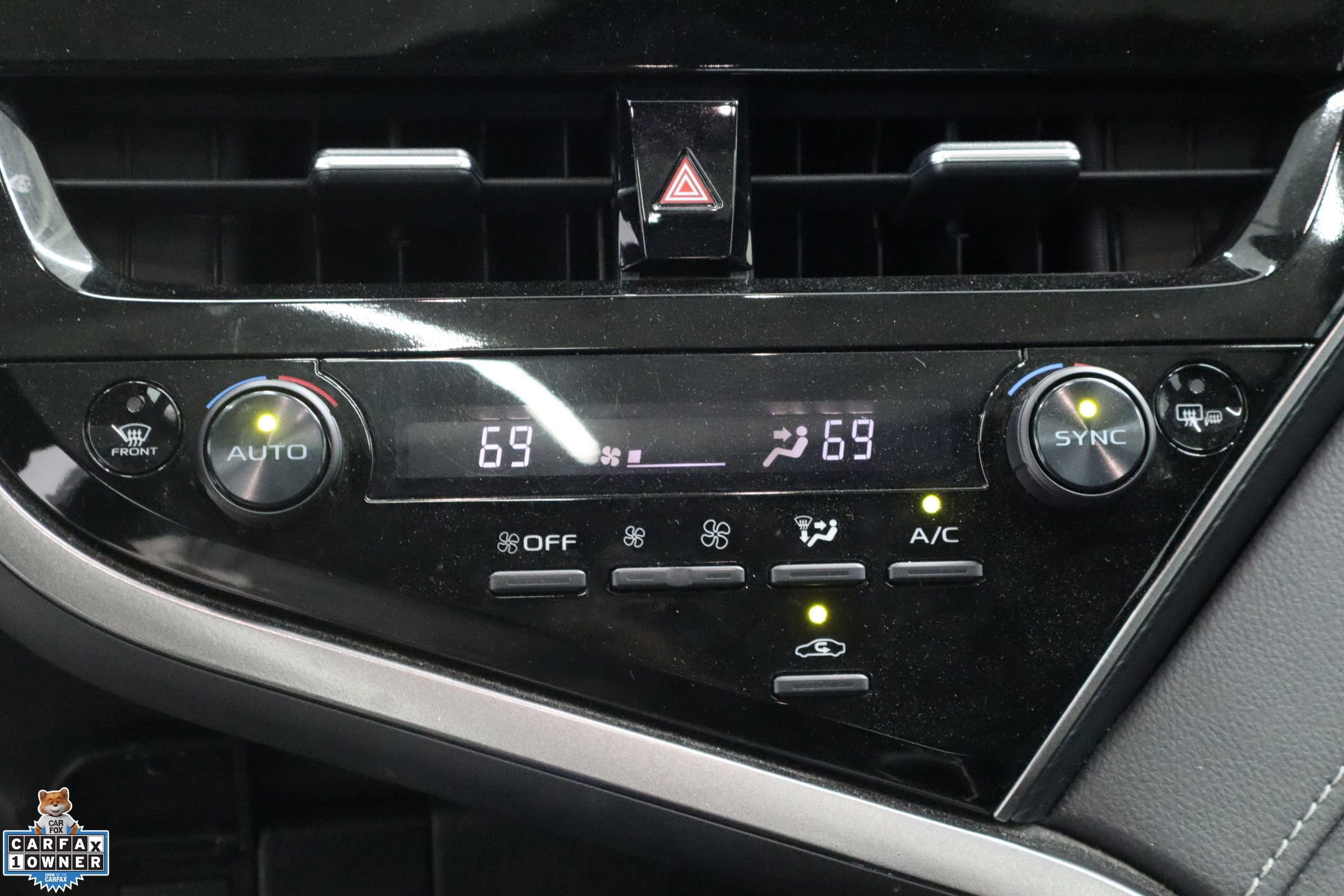 Used 2024 Toyota Camry SE w/ Cold Weather Package image 27